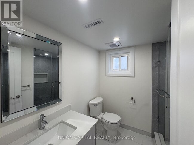 Building Photo - 5 Whistling Hills Dr