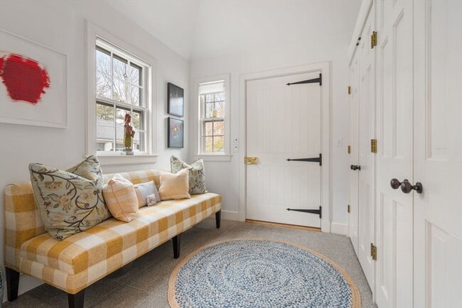 Building Photo - 164 Forest St