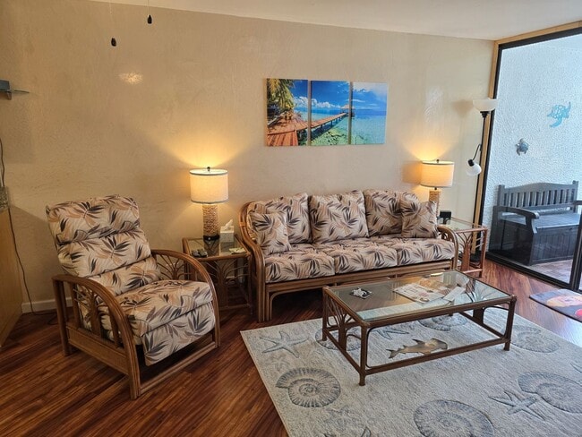 Foto del edificio - Furnished Beachfront Condo with Stunning Ocean Views