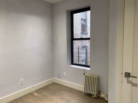 Building Photo - 2033 2nd Ave