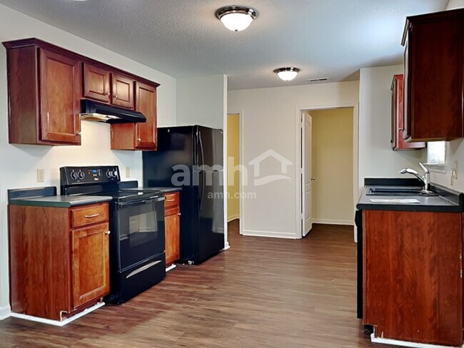 Foto del edificio - 6340 Foster Brook Dr