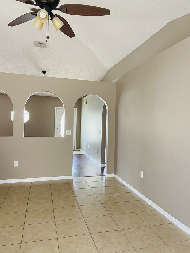 Building Photo - 12544 Gulliver Rd