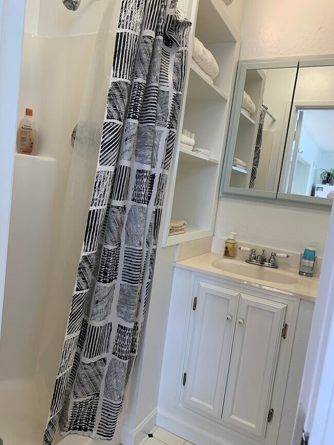 Foto del edificio - 8 Lisbon Ct