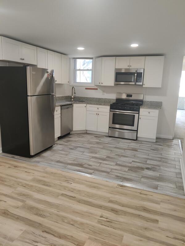 Foto del edificio - 6240 Dickens Ave