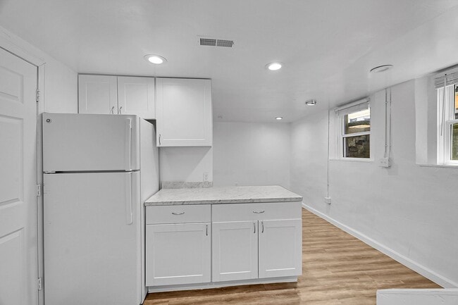 Building Photo - 2143 S Acoma St