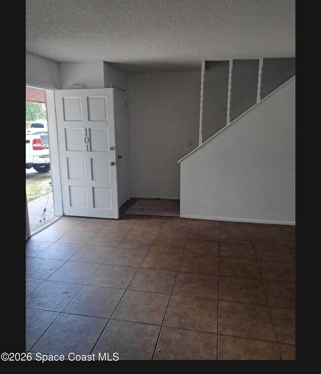 Foto del edificio - 101 Woodland Dr