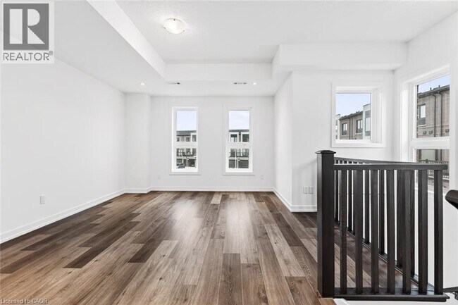 Photo du bâtiment - 70 Kenesky Dr