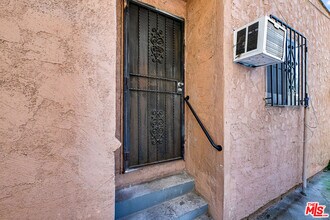 Building Photo - 220 E Vernon Ave