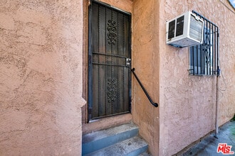 Building Photo - 220 E Vernon Ave