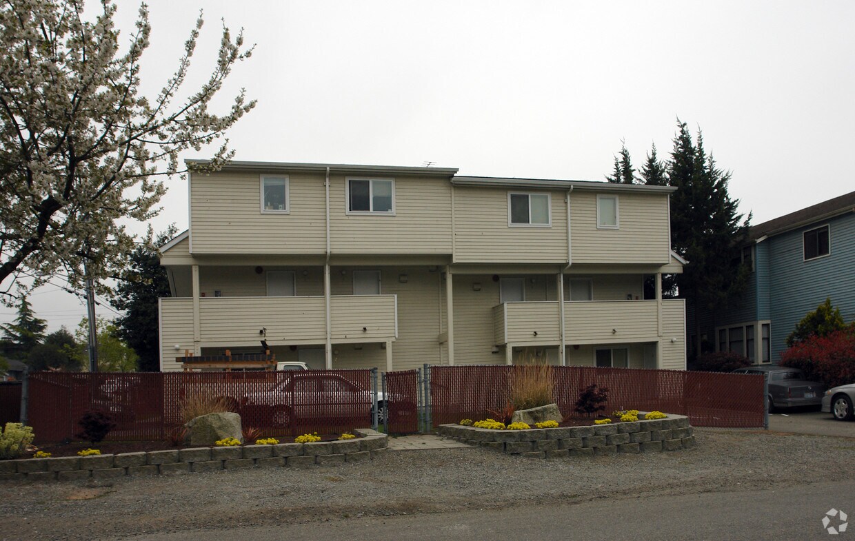 Primary Photo - 10557 Stone Ave