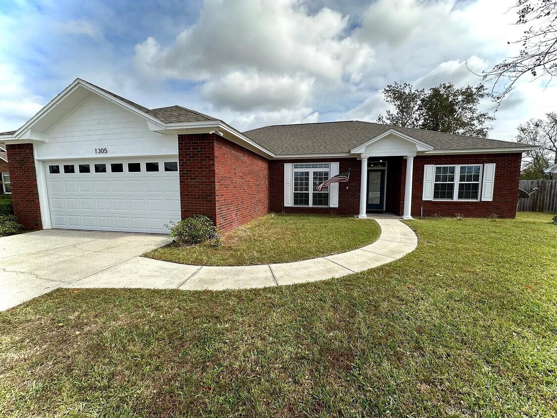 Primary Photo - 1305 Sutherland Ct