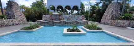 Building Photo - 18011 Biscayne Blvd