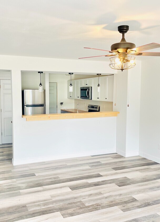 Primary Photo - Valley View Estates A