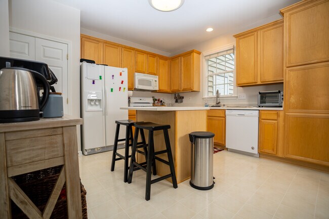 Building Photo - 5647 Picnic Rock Ln