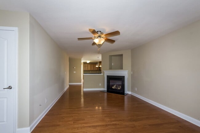 Building Photo - 6246 Silver Chime Way