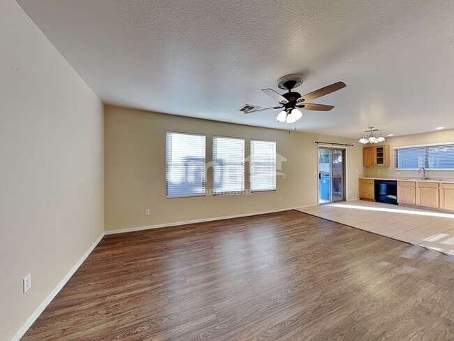 Building Photo - 2205 E 35th Ave