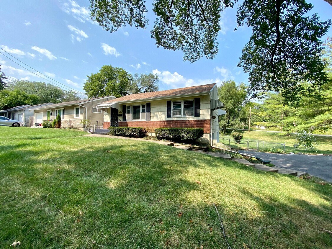 100 W 83rd Terrace, Kansas City, MO 64114 House for Rent in Kansas City, MO