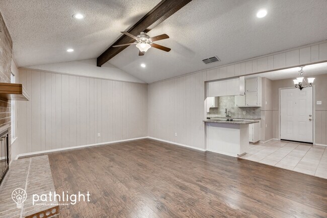 Building Photo - 6596 Old Mill Cir