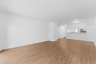 Building Photo - 448 W Windsor Rd