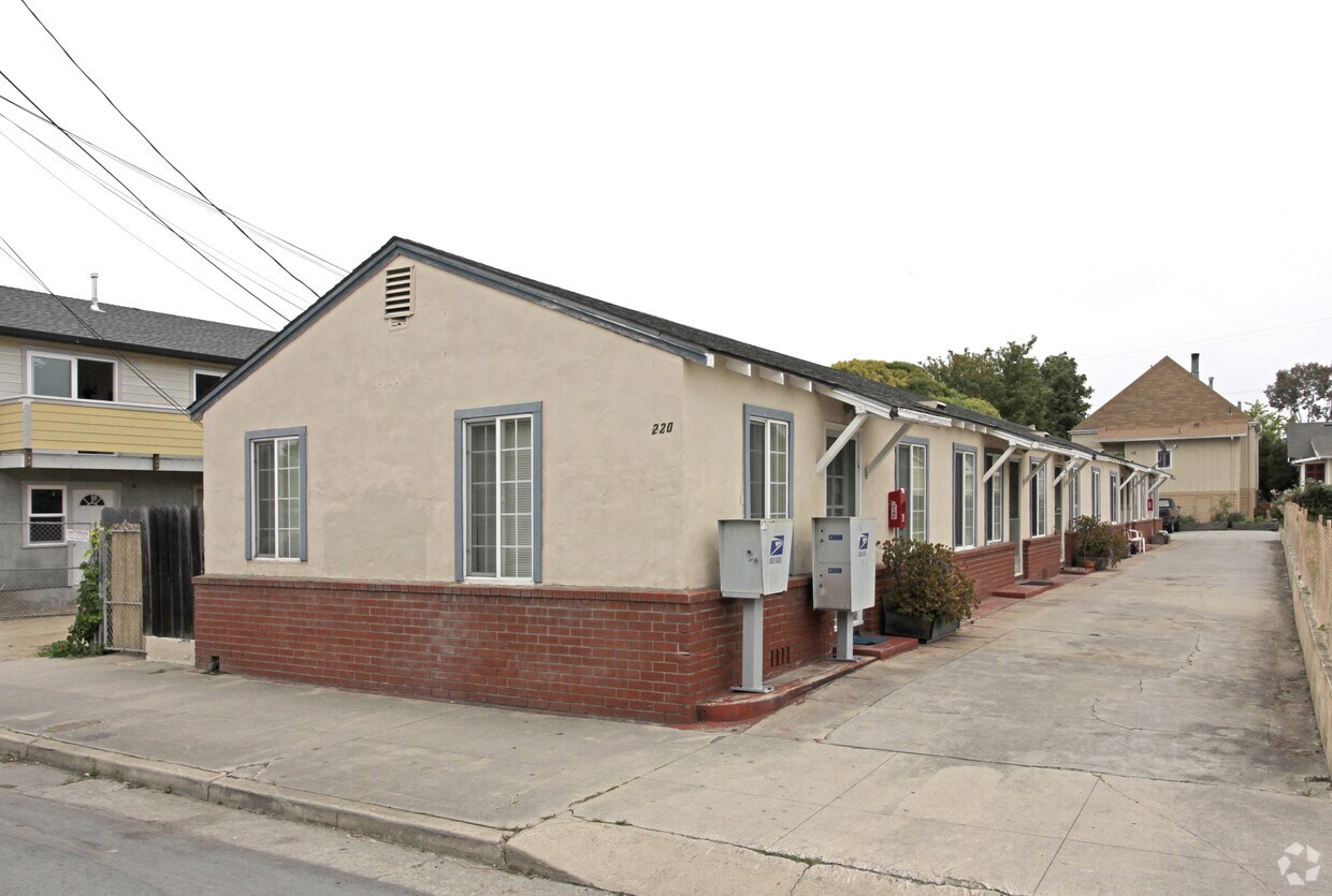 Foto principal - 220 Center St