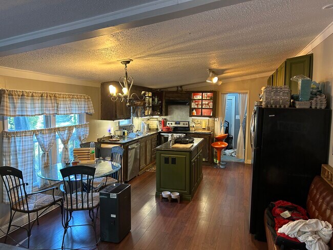 Photo - 277 Taylor Rd House