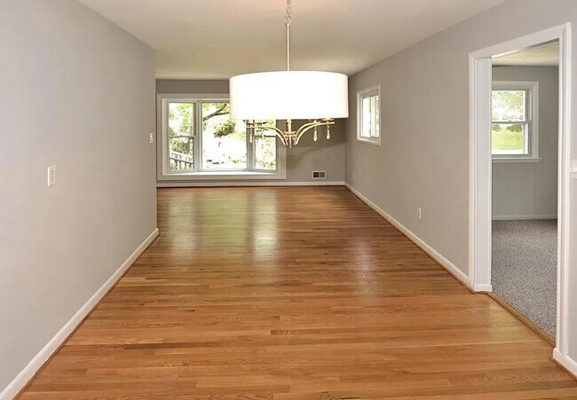 Foto del edificio - Cozy & Updated Home in Desirable Kensington, Neighborhood