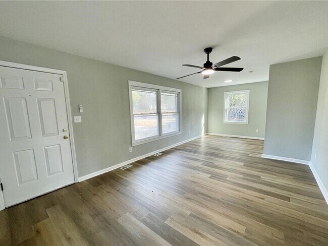 Building Photo - 1514 Roxie Ave