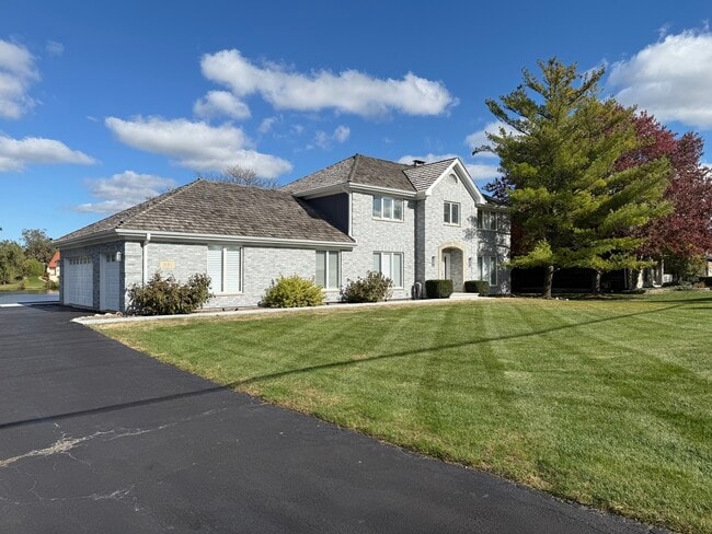 Building Photo - 551 83rd St