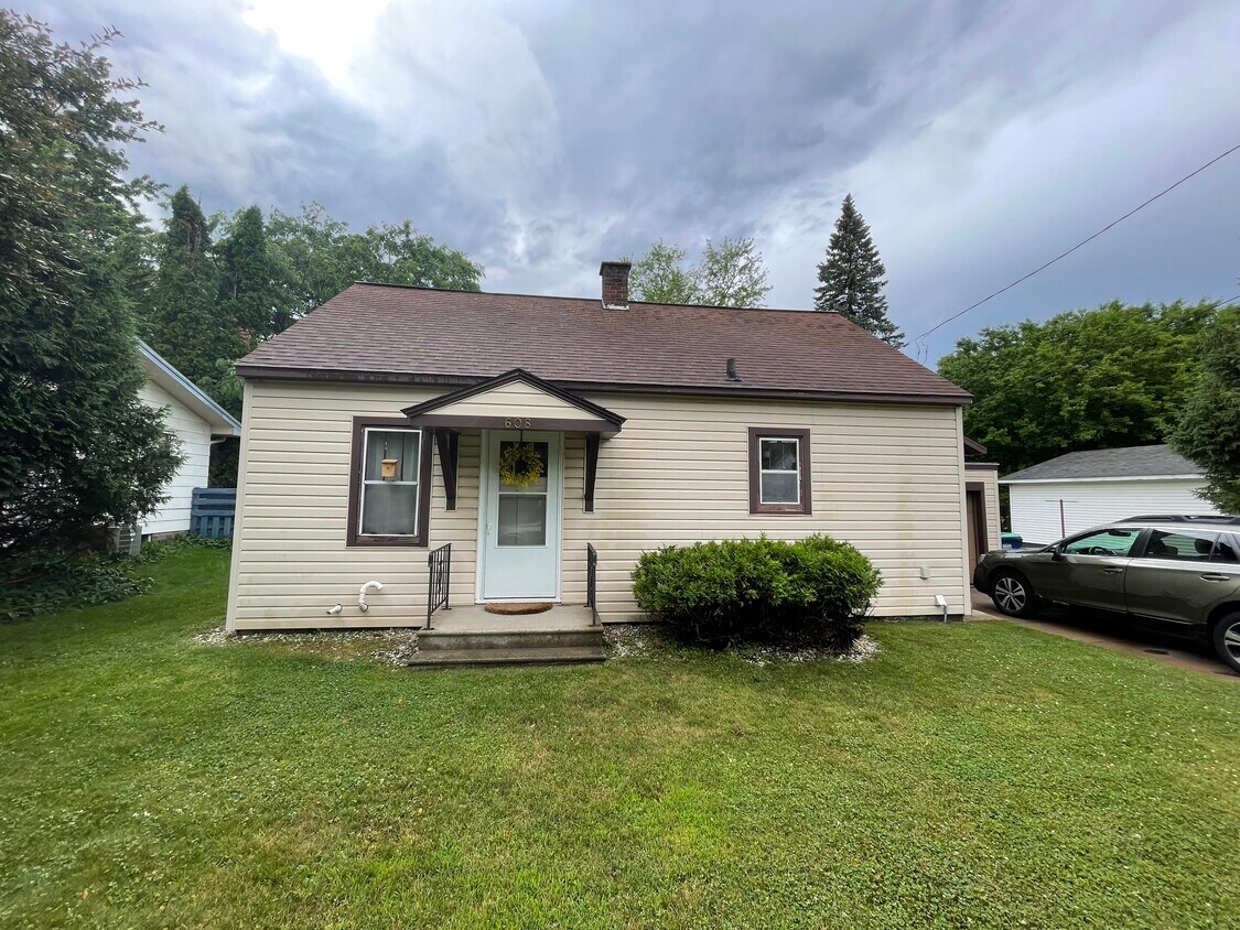 608 S 10th St, Wausau, WI 54403 House Rental in Wausau, WI