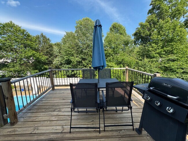 Foto del edificio - 105 Willow Bend Dr