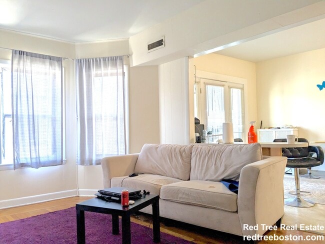 Photo - 1131 Commonwealth Ave Apartment