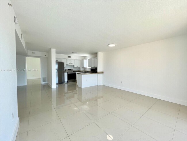 Foto del edificio - 2120 W Flagler St