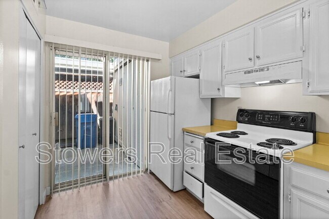 Building Photo - 433 Garden Creek Pl