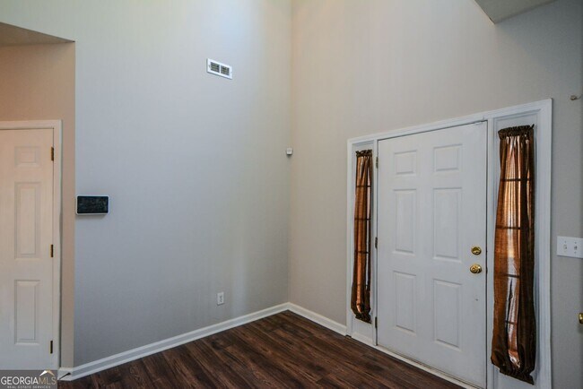 Foto del edificio - 3063 Grace Ct