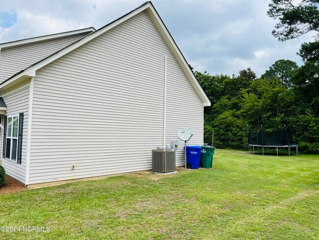 Building Photo - 1127 Brownlea Dr