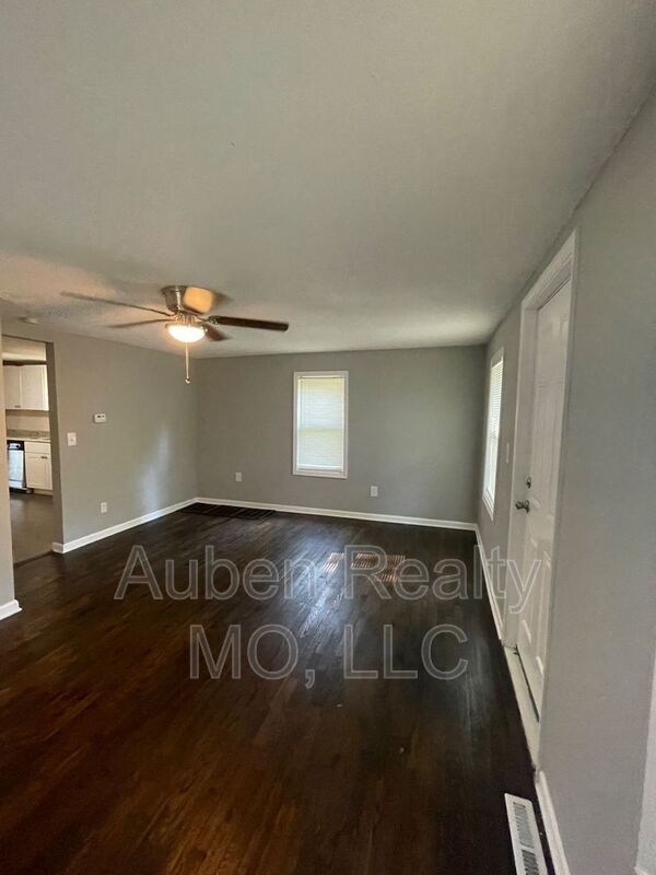 Building Photo - 5003 N Lister Ave