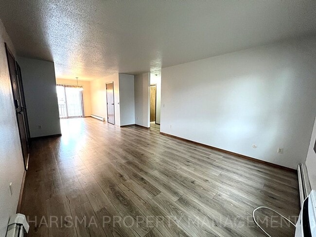 Foto del edificio - 2 BD - WHEN LOCATION, COMMUNITY AND PRICE ...
