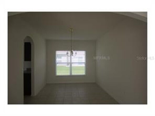 Building Photo - 4 bedroom,  2.5 Baths located at 1348 Nels...