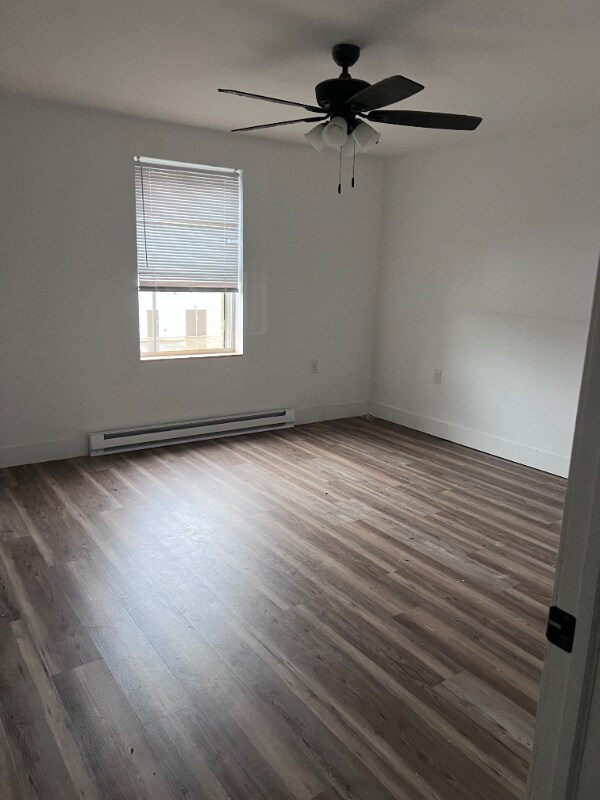 Foto del edificio - 672 N Main St