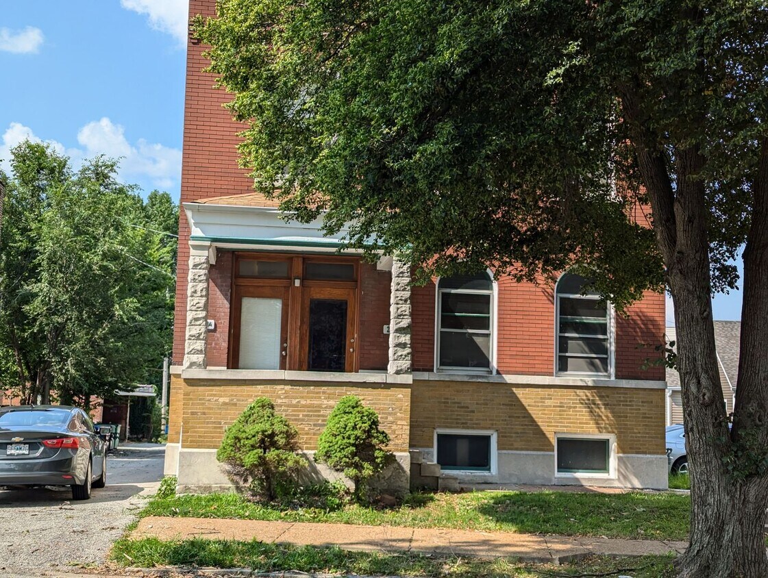 Primary Photo - 2711 Arsenal St