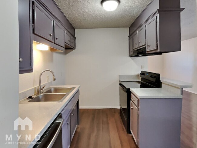 Foto del edificio - 1303 Berry Dr