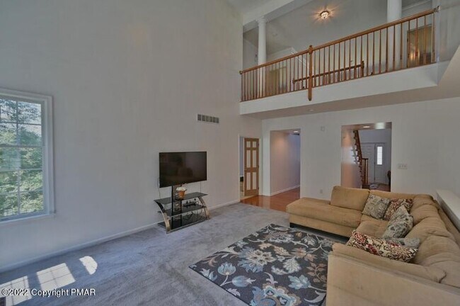 Building Photo - 616 Stratton Dr