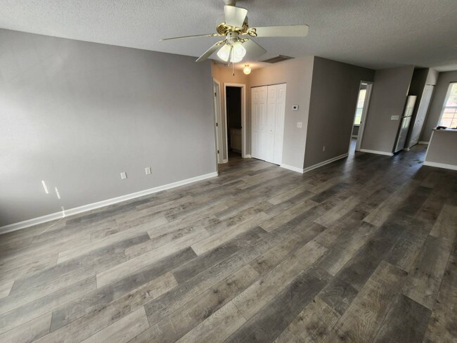 Building Photo - 2407 James St