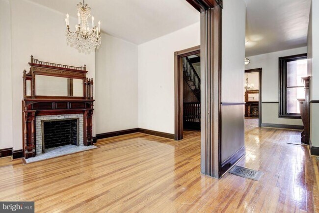 Foto del edificio - 1224 N Calvert St
