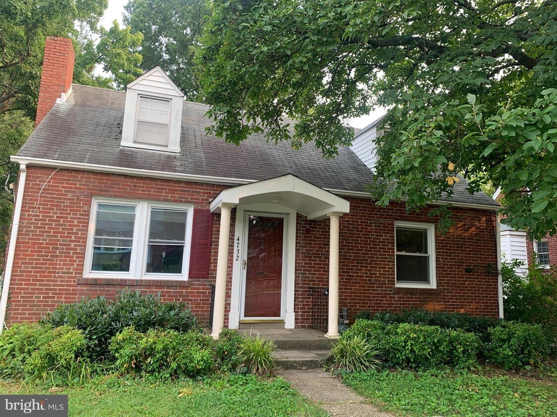 Primary Photo - 4732 7th Rd N