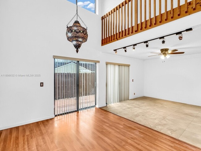 Foto del edificio - 6326 NW 170th Terrace