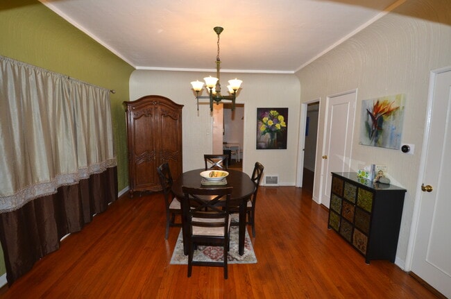 Large dining room - 315 S Cloverdale Ave