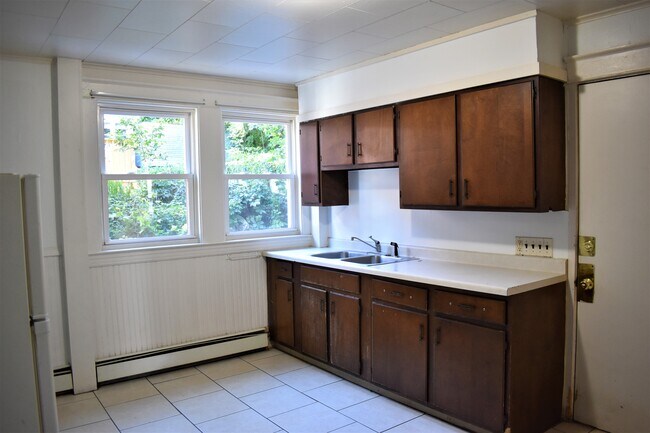 Kitchen - 37 Third St