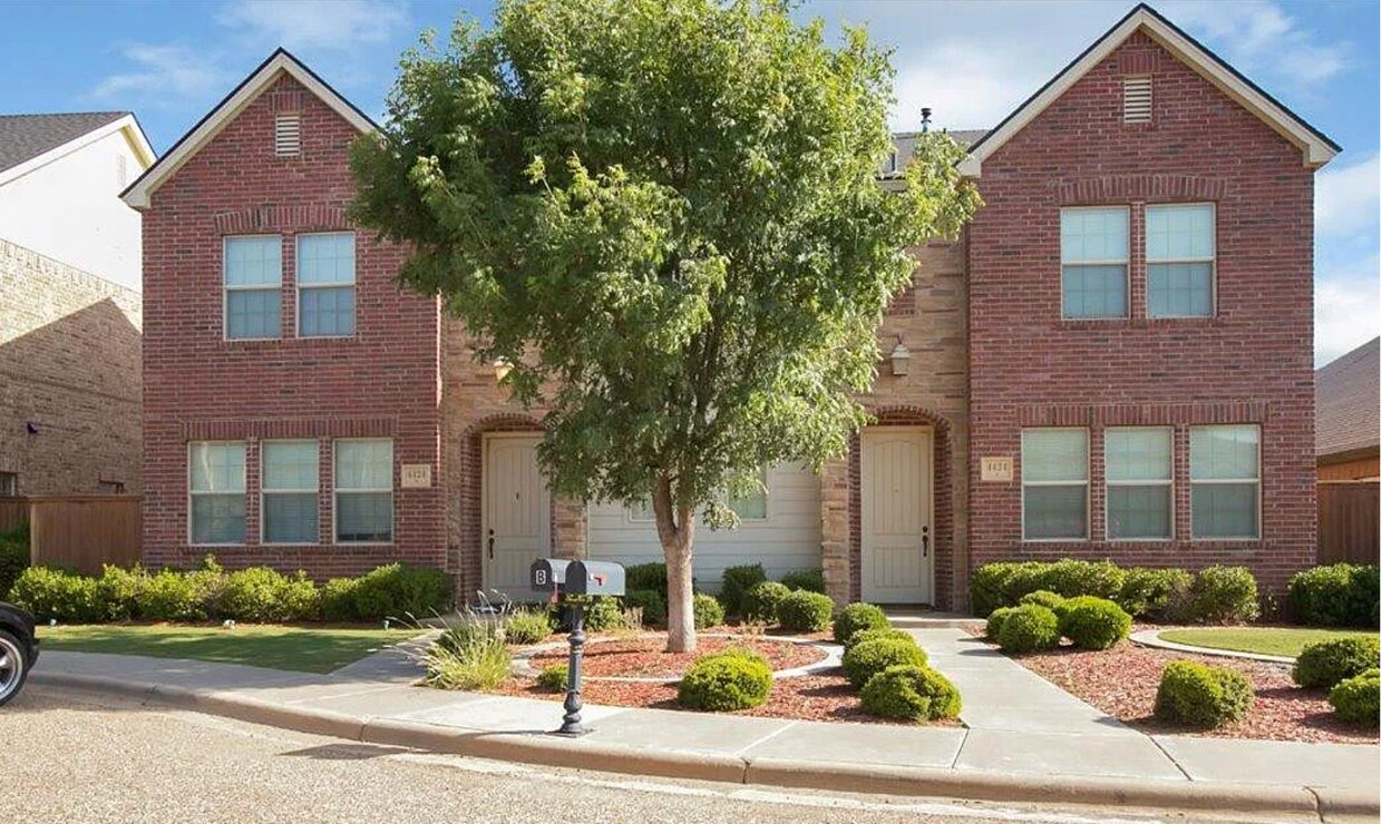 Foto principal - 4424 105th St