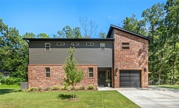 Building Photo - 43 St Austell Dr